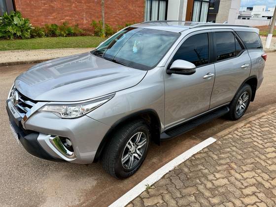TOYOTA HILUX SW4 2.7 SRV 7 LUGARES 4X2 16V FLEX 4P AUTOMÁTICO TOYOTA HILUX SW4 2.7 SRV 7 LUGARES 4X2 16V FLEX 4P AUTOMÁTICO